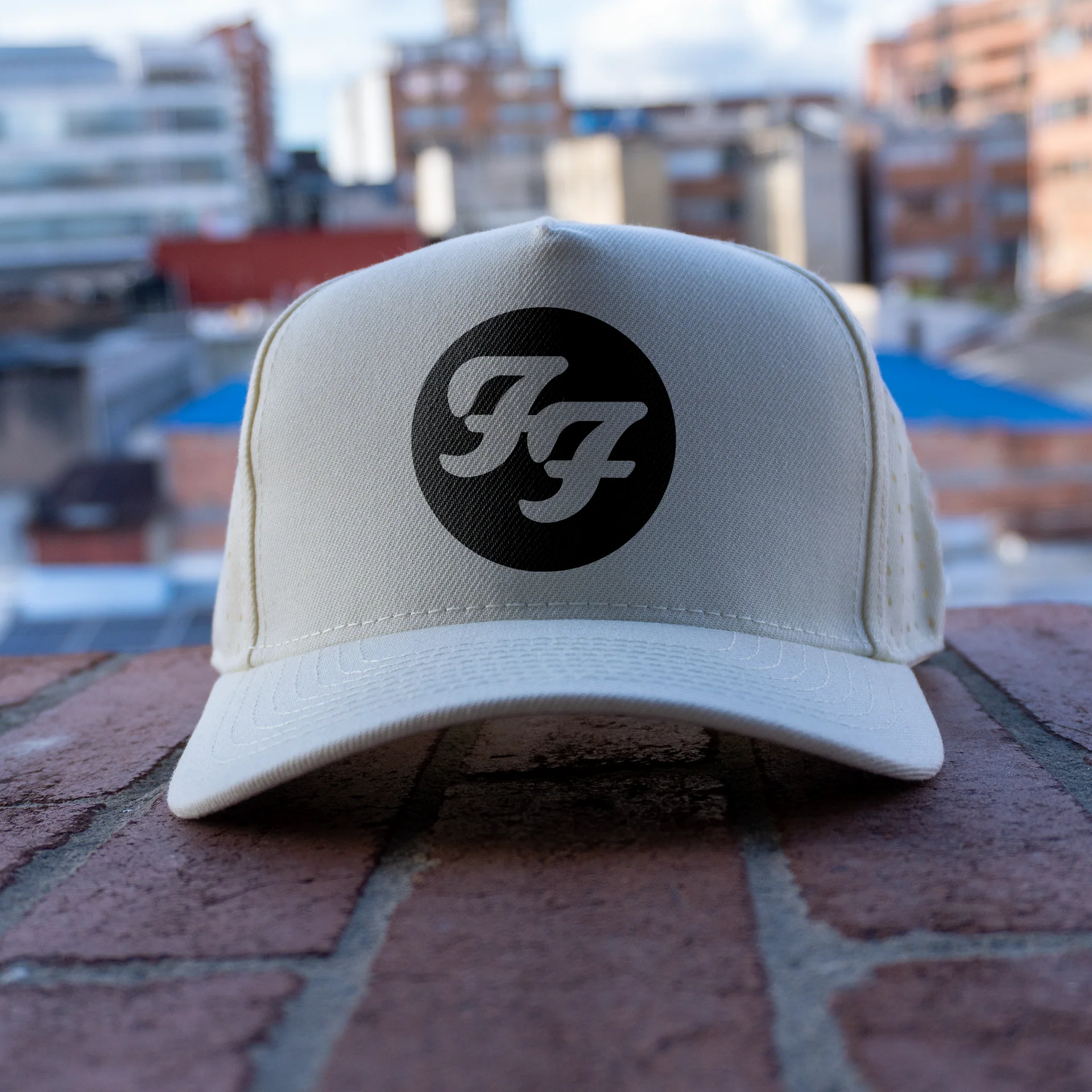 Gorra 5 Paneles Foo Fighters Logo - Diseño Estampado | Microperforada | Karisma - Image 3