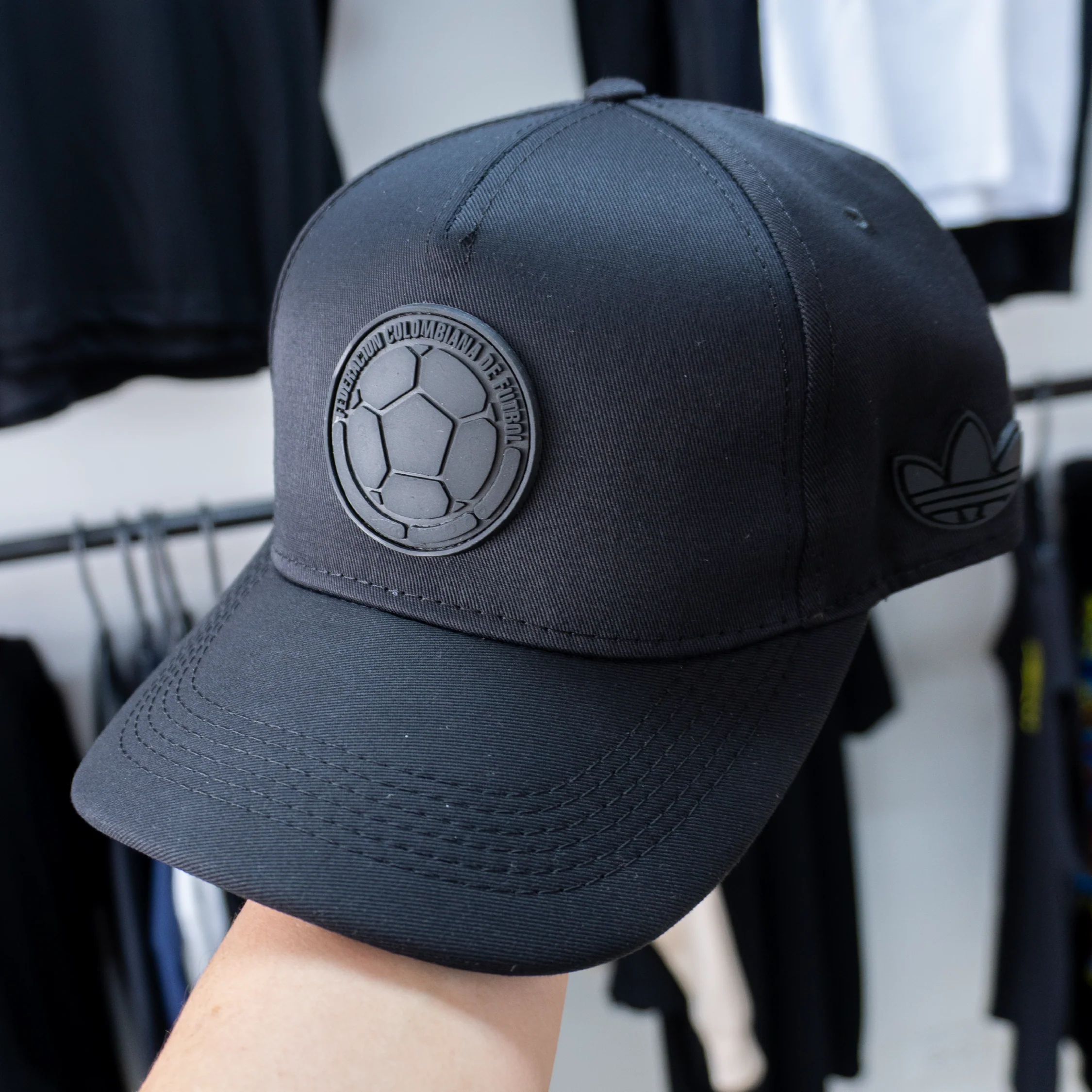 Gorra Selección Colombia Mundial 2026 | Negro | Karisma - Image 4